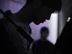 더 사랑하는 사람은.