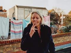 슬퍼서 돈을 쓰는 걸까 돈을 써서 슬퍼지는 걸까?