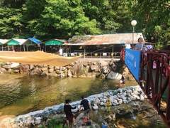 클럽에서 만난 국민학교 출신 줌마티부랑 계곡가서 능이백숙 먹은 썰