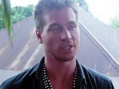 다리를 절뚝이는 리처 12