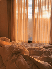 손 틈새로 날 비추는 따스한 저 햇살