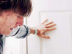 크리스의 방식을 이해하지 못하는 배리