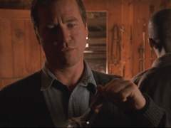 Spartan 마이크 종묘상에서 장면