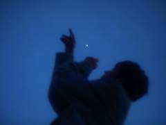 넌 햇빛이 좋다면서 선글라스를 끼고