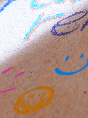 흐트러진 대본들 