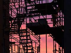 길잡이가 나그네에게.