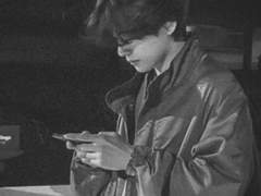 몸만 오고 가는 사이 外