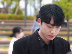 우리가 가장 시렸던 그 계절 속에서.