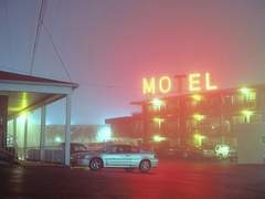 우리의 밤은 당신의 낮보다 아름답다