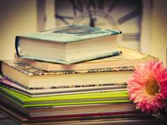 잠뜰은, 아주 오랜만에 서재의 문을 열었다.