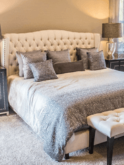 침대로 이어진 사이