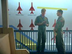 탑건1 아이스 너 지금 어디 앉아 있는 거???Σ(‘◉⌓◉’)