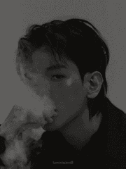 좋아하면 안 될 사람이 좋아져버렸다.