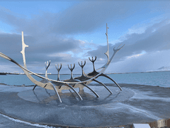 적은 예산으로 레이캬비크 즐기기