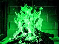 벽난로에 녹색 불을.