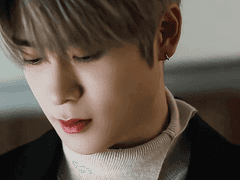 아무렇지 않게 필요할 때 네 멋대로 날 찾지마