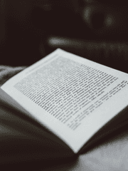 그 화자는 사랑을 말한다.