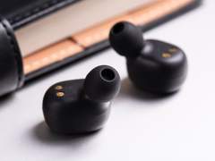 이어폰 뒤의 미세먼지