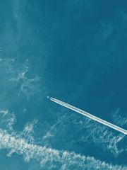 책상 위 새긴 우리의 낙서는,