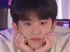 [이마크] 1군 아이돌의 일반인 여친으로 살아남기