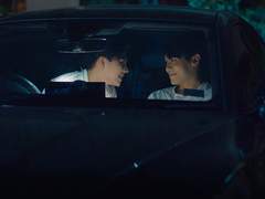 18. 날개를 달아주는.