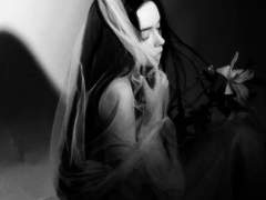 𝐖𝐡𝐨 𝐢𝐬 𝐬𝐡𝐞