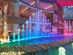 저, 잠시만 비켜주세요-!