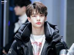 초딩때 전 대형기획사 트레이너한테악플달아서 고소당함