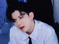 너무 여자고, 그래서 큰일이고.