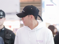 [고르기] 귀국 반겨주는 여주 본 축선 남친 반응 고르기