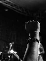 [혁명] 지금 널 찾아가고 있어