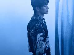 유난히 밝은 빛을 내던 것.