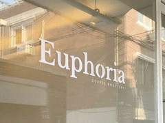 헥사이드 마법학교의 꽃 두 송이.