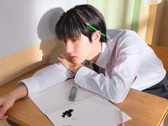 넌 대체 누굴 보고 있는 거야