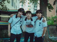 약간, 럭키 히어로 上