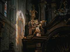 안드로이드는 신을 섬긴다