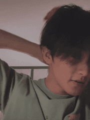 내 방에 최애가 산다