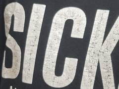 D+101 아플수록 더 웃겨지는 여자