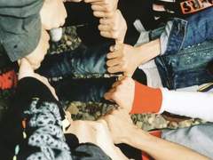 우리는 매일 같은 태양을 마주할 테니