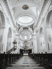 구마사제를 사랑한 악마