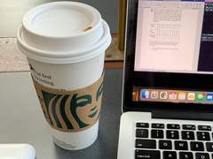 커피를 너무 많이 마셔서 그래