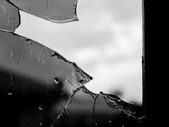 惡夢 : 1. 불길하고 무서운 꿈.