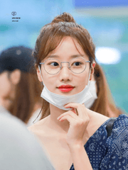 온갖 잡것이~ 날아든다~