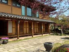 우리 만주당에서 만납시다.