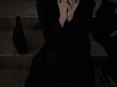 죽은 가시덤불에 약병을 쏟으면,