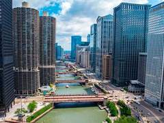 시카고는 고층 빌딩의 발상지입니다.