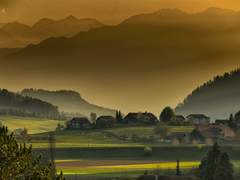 진리의 문에 도달하는 것은 즐거운 여름밤 서늘한 바람에 맡기면 된다