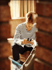 봄의 노란 유리 도미노