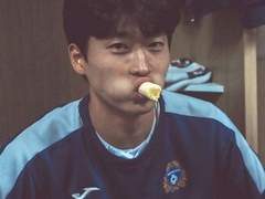 술김에 내가 키스하려고 하자 걔는 +