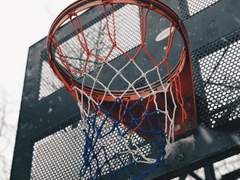 영웅은 존재하지 않으나 살아있다